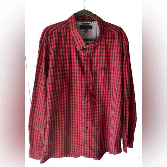 XXL EUC Tommy Hilfiger shirt measuring 52” under arms - Picture 1 of 3